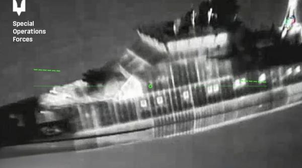 ucrainenii au lovit cu drone kamikaze o nava de patrulare rusa si o platforma petroliera in marea caspica