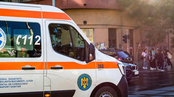 Accident grav: un microbuz s-a izbit de o clădire. A fost activat Planul Roșu. 10 oameni, între care 7 copii, au ajuns la spital
