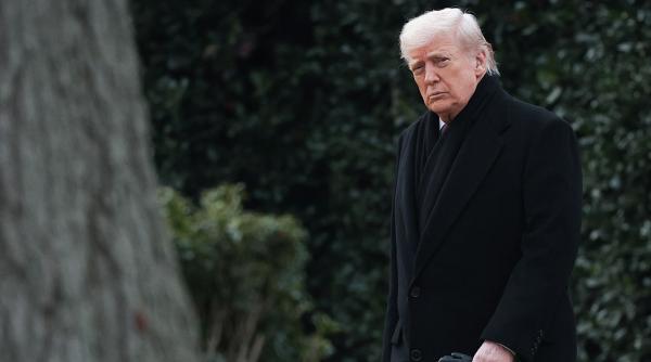 casa alba e acuzata ca a incercat sa cenzureze informatii legate de presedintele sua din dosarul epstein 16 fotografii au fost sterse