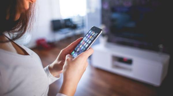 Cum recunoşti un telefon fake, înainte să-l cumperi. Smartphone-urile false au devenit tot mai sofisticate