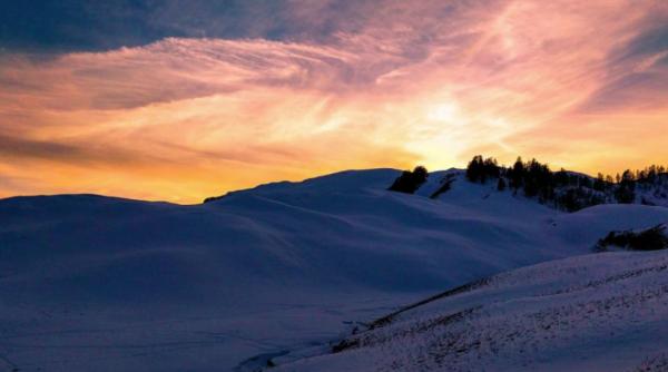 solstitiul de iarna 2025 iarna astronomica incepe duminica la ora 17 03 de ce nu e bine sa fii singur in cea mai lunga noapte din an