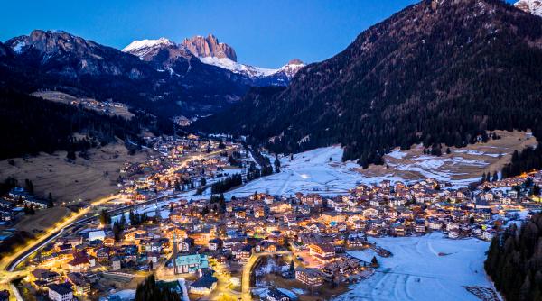 un sfert din partiile din tirolul de sud sunt inchise la 1 800 de metri ploua turistii sunt sfatuiti sa faca drumetii ca vara