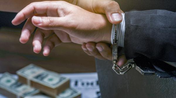 Doi români au fost trimiși în judecată după ce au fraudat Fiscul britanic cu peste 1,4 milioane de lire sterline