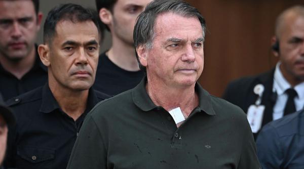 Jair Bolsonaro a ieșit temporar din închisoare după mai puțin de o lună. El va fi operat de hernie, în ziua de Crăciun