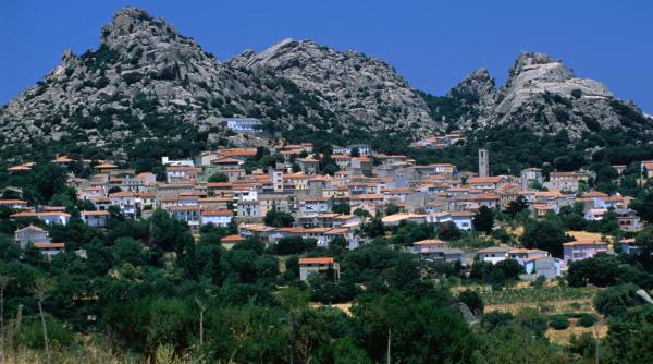 unde se afla insula in care primesti 15 000 de euro daca te muti acolo iar casele se vand la 1 euro