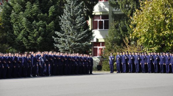 comisar sef de politie angajat la scoala de politie din campina retinut pentru tentativa de viol asupra unui elev