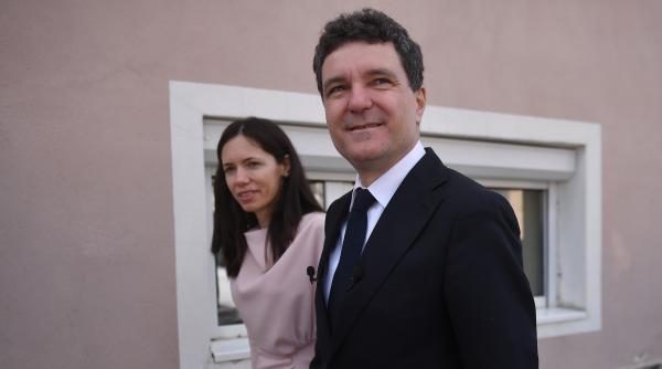 Cum s-au cunoscut Mirabela Grădinaru şi Nicuşor Dan, în Club A: "Era aglomerat, dar el era relaxat şi avea o privire foarte caldă"