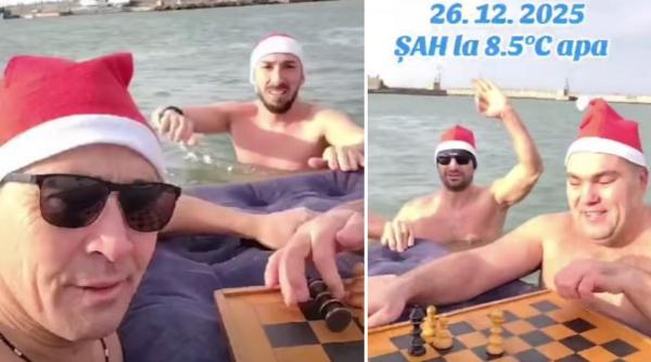 Imagini virale de la malul Mării Negre: Patru bărbaţi curajoşi au jucat şah în apa rece, în a doua zi de Crăciun
