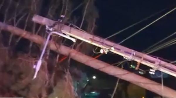 Localităţi din 3 judeţe au rămas fără curent electric, din cauza viscolului, iar în Câmpina s-a oprit şi furnizarea apei potabile