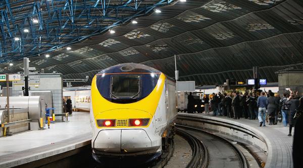 alerta majora in tunelul canalului manecii eurostar toate trenurile dintre londra paris amsterdam si bruxelles sunt anulate