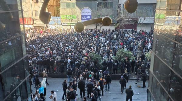 Proteste de amploare au loc în Iran, după prăbuşirea monedei naţionale. Comercianţii au avut un rol şi în Revoluţia Islamică din 1979