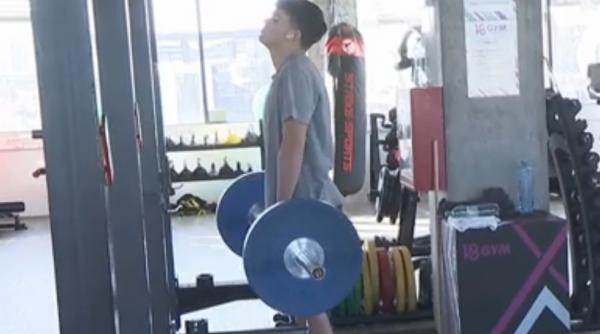 Românii s-au întors în sălile de fitness, după mesele îmbelşugate de Crăciun. Numărul celor care fac mişcare creşte cu până la 40%