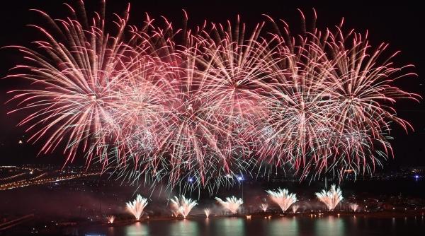 Cea mai mare petrecere de Revelion din lume, desemnată de Guinness World Records în Rio. Peste 2,5 milioane de persoane prezente