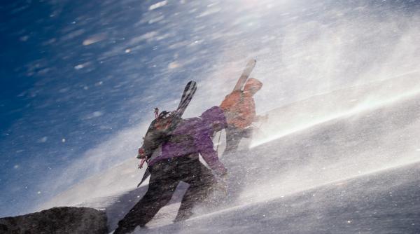 cod galben de vant puternic in judetul cluj viteza la rafala poate atinge 120 km h