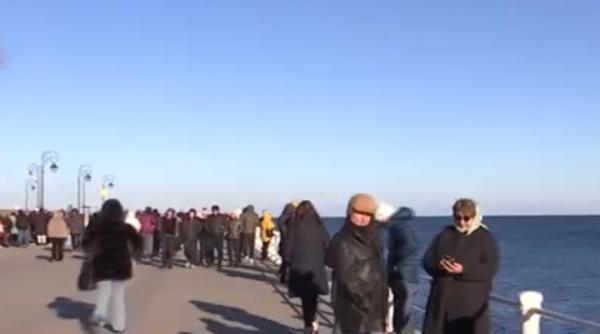 cum s au relaxat romanii in prima zi din 2026 unii s au plimbat pe faleza la constanta altii au continuat distractia pe partii