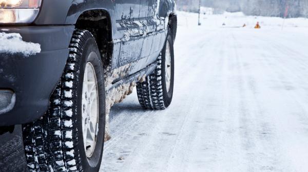 restrictii de circulatie pe drumul spre ranca din cauza aglomeratiei acces doar pentru turistii care au cazari in statiune