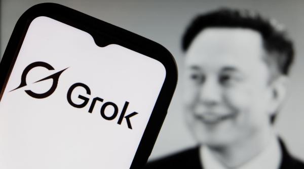 Chatbotul Grok al lui Musk, criticat dur pentru că ar permite utilizatorilor să dezbrace digital minori și femei în imagini AI pe X