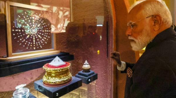 pietrele pretioase de la piprahwa nestemate sacre legate de buddha au fost expuse pentru prima data la new delhi