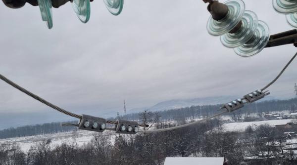 vremea extrema a provocat avarii serioase in reteaua electrica peste 170 de localitati din sase judete sunt afectate