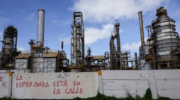 Administrația Trump pune o condiție companiilor petroliere americane care își vor înapoi activele confiscate de Venezuela