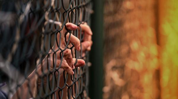 tata si fiica tinuti sclavi si torturati cinci ani chiar de cei pe care ii angajasera sa aiba grija de ei cum i a gasit familia