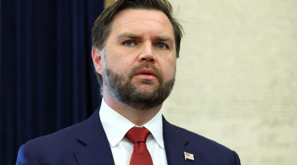 casa lui jd vance a fost vandalizata in toiul noptii un barbat a fost retinut