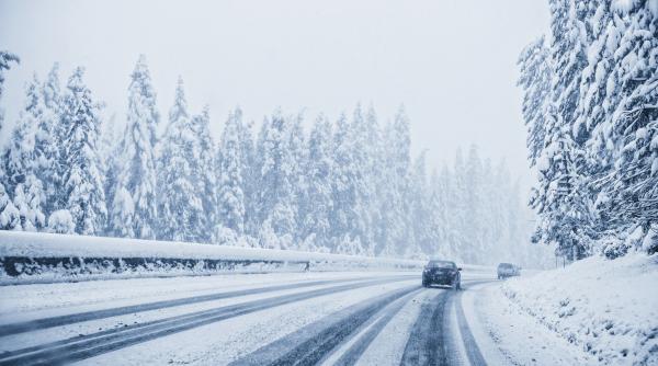 Ninge în aproape jumătate de țară: circulație îngreunată și restricții pe DN1