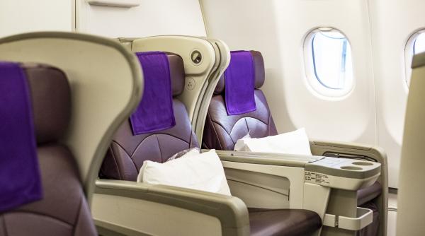 Cum ar putea aviația să polueze mult mai puțin fără să reducă numărul de pasageri. Eliminarea locurilor premium, una dintre soluții