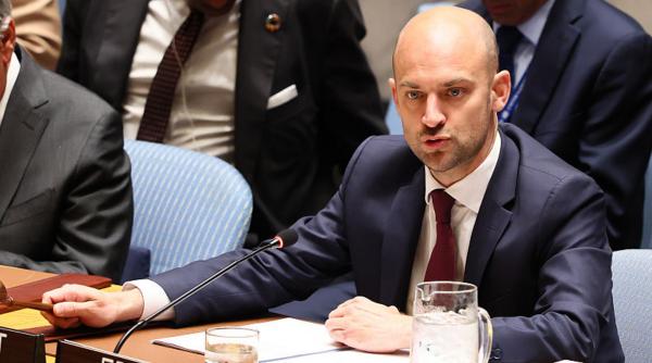 franta lucreaza cu aliatii la un plan pentru cazul in care sua pun in practica amenintarea de a prelua groenlanda