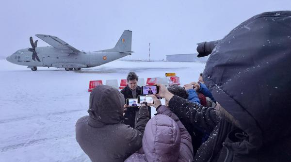 Iulian Fota, după ce Nicușor Dan a rămas blocat la Paris: „Spartanul e o improvizație. Nu e acceptabil”