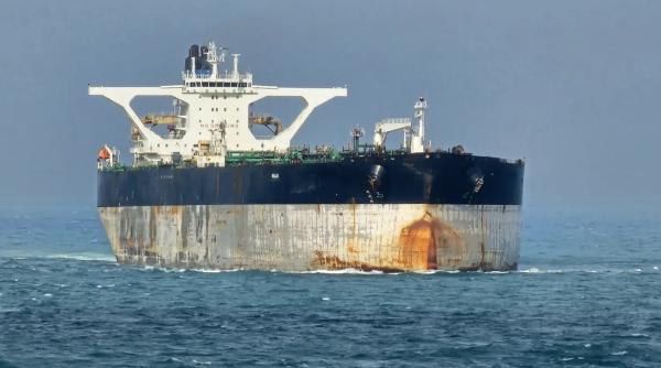 SUA desfășoară o operațiune de confiscare a petrolierului Marinera, escortat de submarine ale Rusiei
