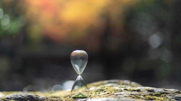 timp de un miliard de ani durata unei zile pe pamant a fost de 19 ore