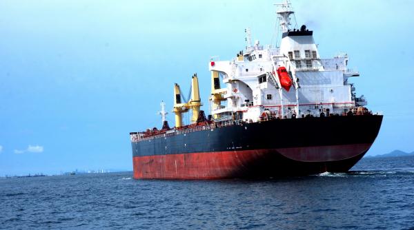 Un petrolier care ar face parte din „flota fantomă” a lui Putin a fost atacat cu drone în Marea Neagră