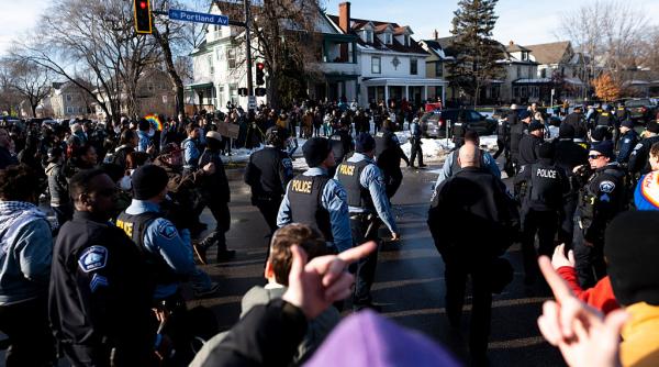 tensiuni si proteste dupa moartea femeii impuscate de agenti de imigrare la minneapolis jd vance o tragedie provocata de ea insasi