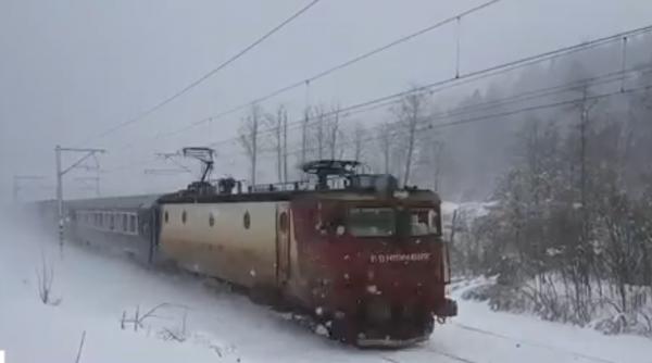 trenurile pe ruta peris buftea au intarziat in total 6 525 de minute dupa ce muncitorii au taiat din greseala cablurile de semnalizare