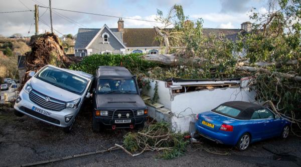 furtuna goretti a lovit europa cu rafale de uragan s au emis alerte meteo de vreme extrema ce tari sunt sub cod rosu si portocaliu