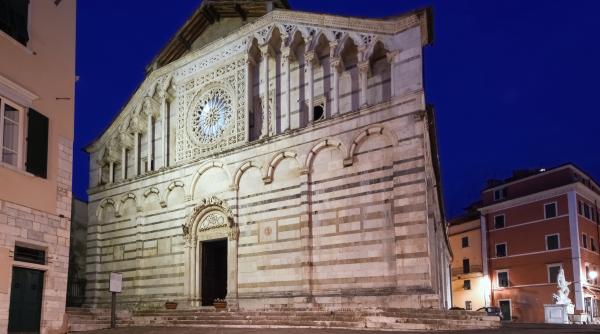 Preot din Italia a decis închiderea Domului din Carrara, după ce a fost vizat de mai multe jafuri