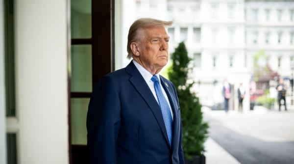 trump spune ca ar putea fi o alegere intre a lua groenlanda sau a pastra nato