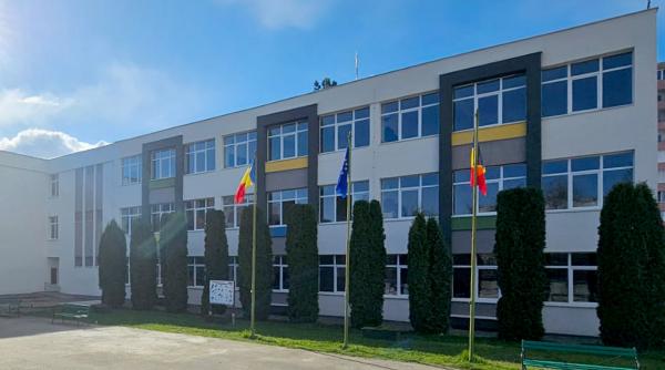 un tanar roman a ajuns proiectant la ferrari in italia compania a sunat la liceul lui din targu mures si i a felicitat pe profesori