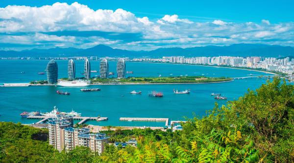 chinezii nu scuipa dupa rusi asa cum fac europenii cum a devenit hainan destinatia preferata a turistilor ocoliti de europa