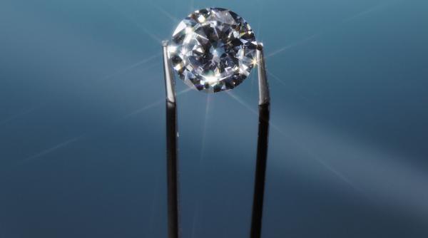 sapte ani de munca pentru o singura bijuterie contine diamante unice si valoreaza 150 de milioane de dolari