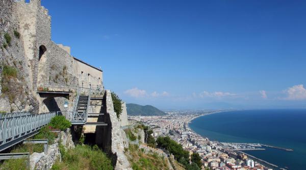 Destinațiile europene care înlocuiesc marile orașe turistice. Aceeași atmosferă, fără aglomerație și caniculă