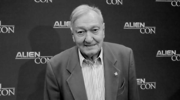 erich von daniken parintele teoriilor conspirationiste cu extraterestri care i ar fi creat si ghidat pe oameni a murit la 90 de ani