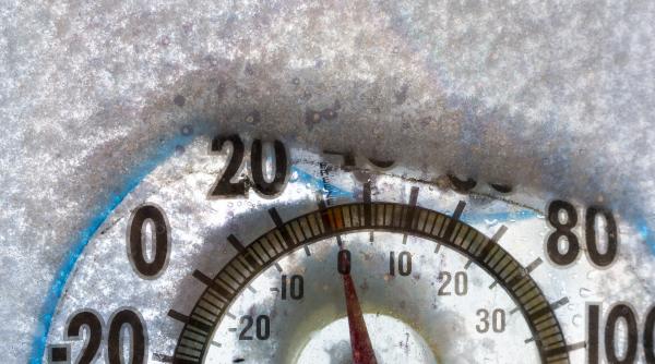 Ger extrem în toată România: Temperaturile au scăzut până la -18 grade. Va continua să ningă abundent, inclusiv în București