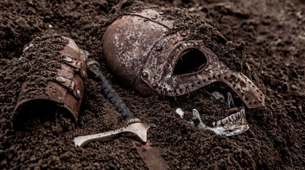 O echipă de arheologi amatori au descoperit rămășițele vechi de 1.100 de ani a trei războinici, legați printr-o relație misterioasă