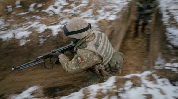 1.000 de locuri pentru armata voluntară. Ministrul Apărării anunță ce primesc tinerii care se înscriu