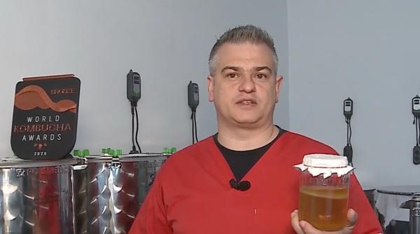 Afacere de succes cu kombucha, în România: Făbricuța unui medic din Târgu Mureș a luat medalie internațională pentru ceaiul fermentat