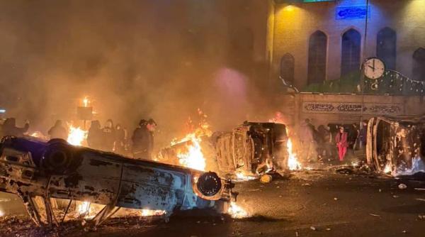 „Au continuat pur și simplu să ucidă. Ne luptăm cu un regim brutal cu mâinile goale”. Mărturiile oamenilor care protestează în Iran