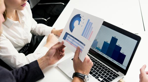 Just2Trade: Recenzie completă pentru investitorii români