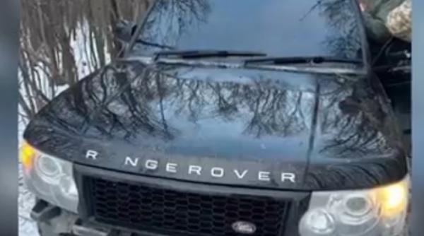 Poliţist de fontieră, lovit de o maşină în care erau 7 oameni, la graniţa României cu Ucraina. Şoferul vinovat a reuşit să fugă